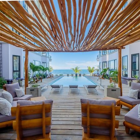 Diamante Beachfront Suites Сан Педро Екстериор снимка