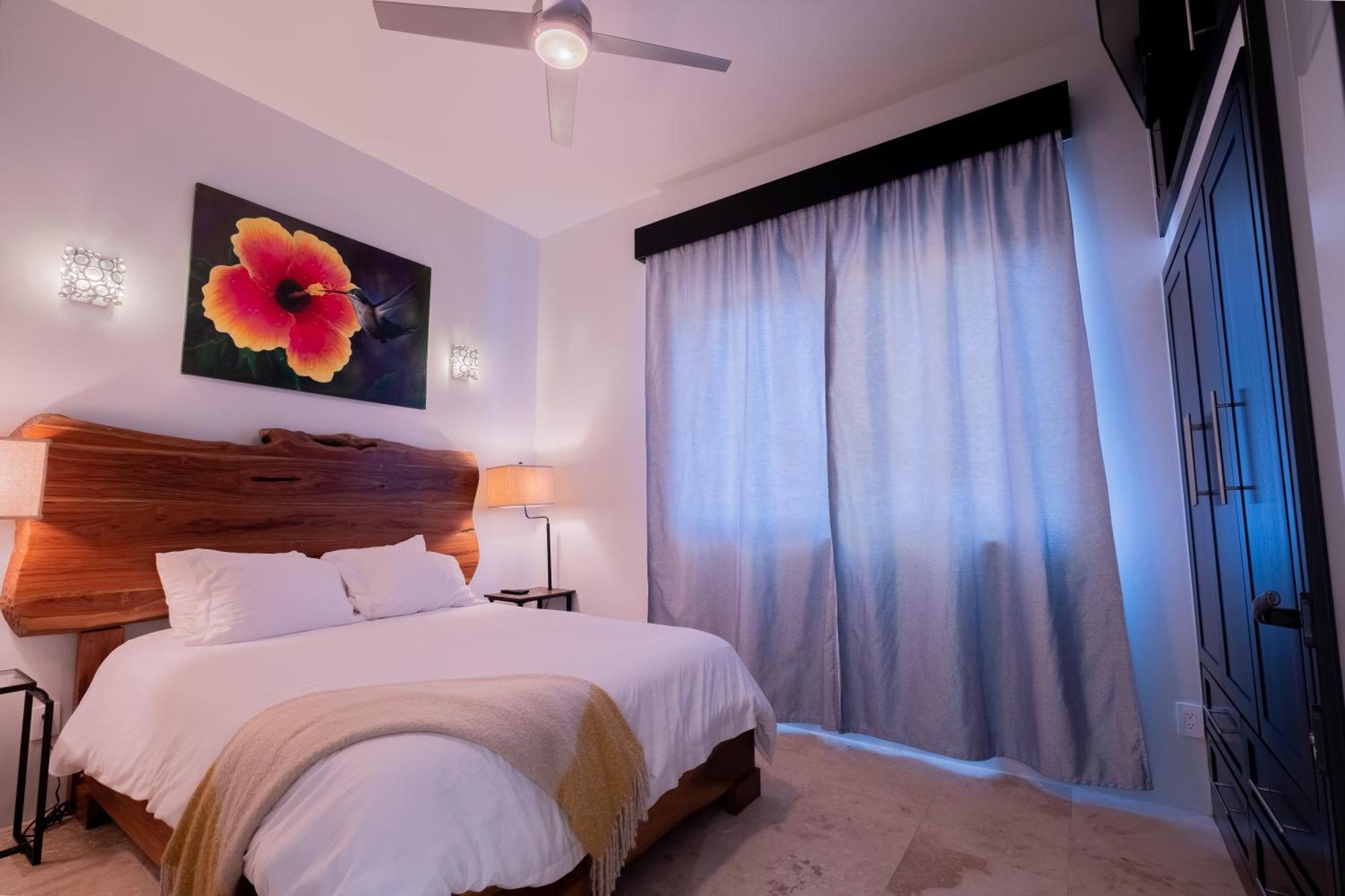 Diamante Beachfront Suites Сан Педро Екстериор снимка