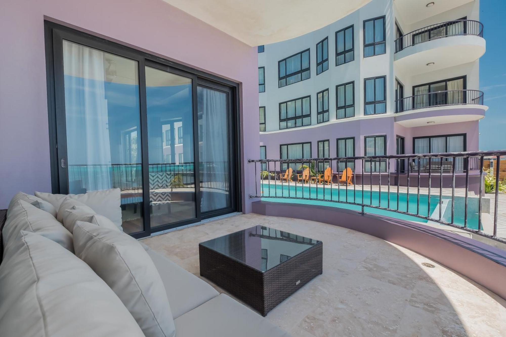 Diamante Beachfront Suites Сан Педро Екстериор снимка