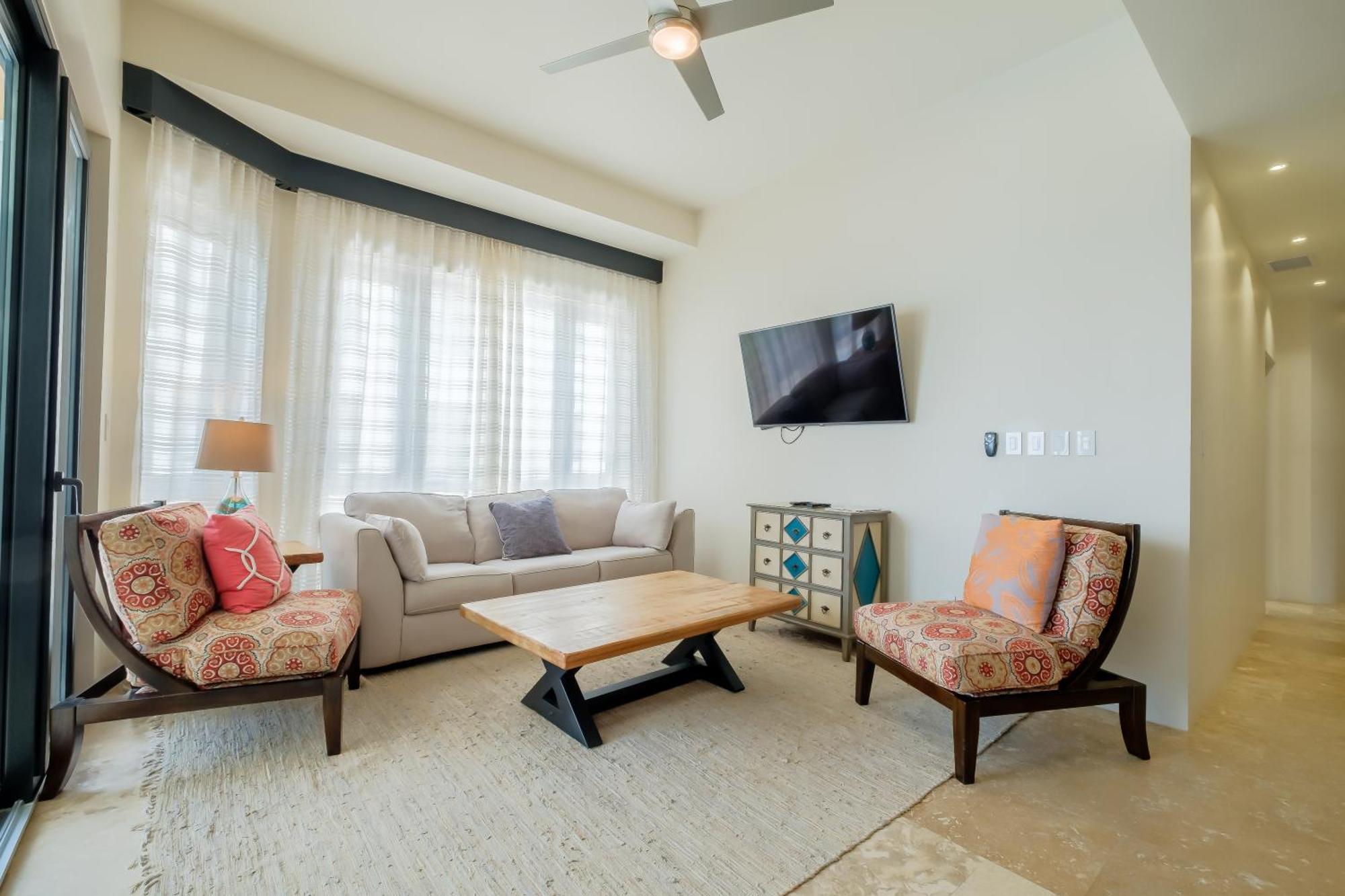 Diamante Beachfront Suites Сан Педро Екстериор снимка